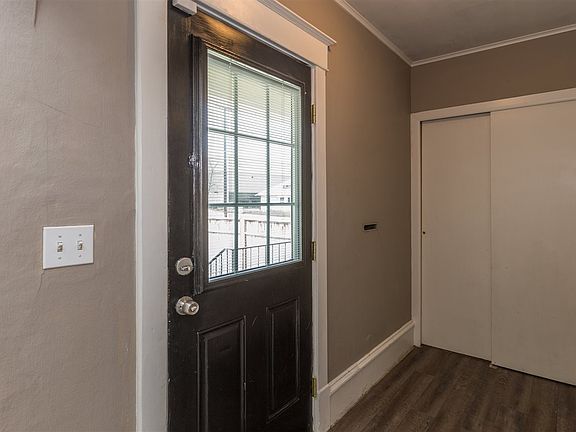 4th image of 1524 W York Ave