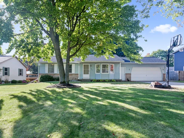 4350 Heritage Dr, Hudsonville, MI 49426