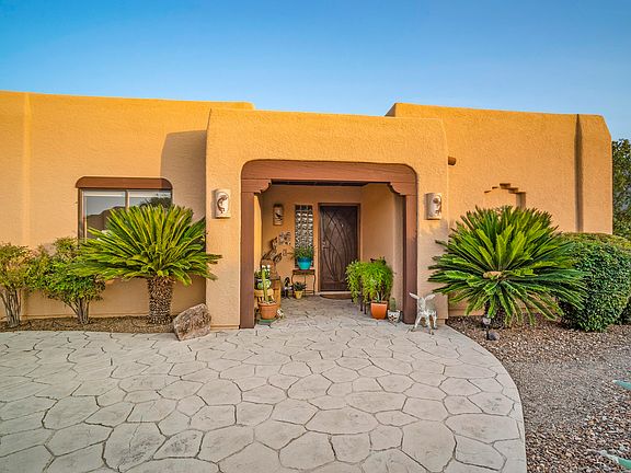 3rd image of 1157 W Placita Refinada