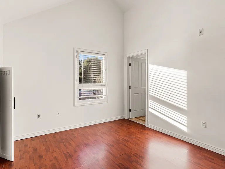 2673 Menlo Ave #3 — Photo 44
