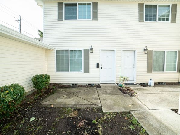 370 N Douglas St, Canby, OR 97013