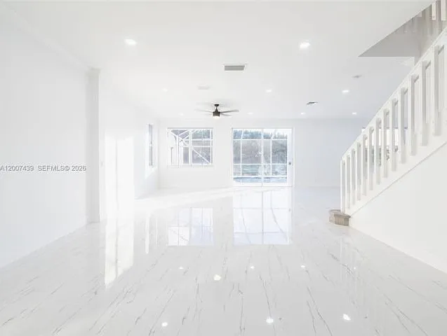 801 Tanglewood Cir — Photo 19