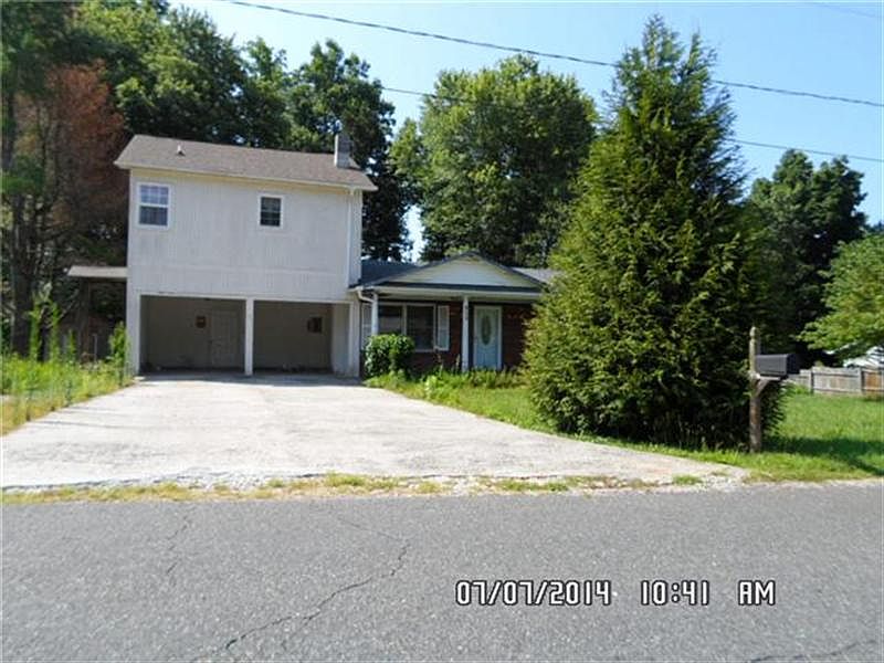 1st image of 425 Shannon View St