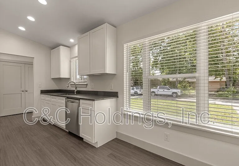 4541 E 32nd Pl — Photo 5