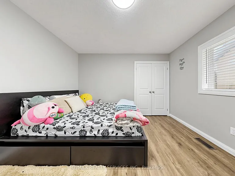 291 Hardcastle Dr — Photo 25