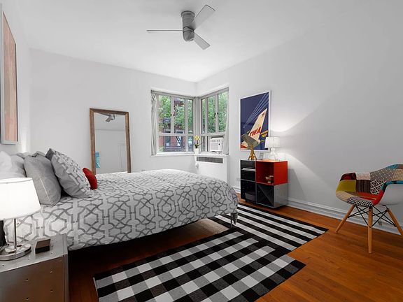 3rd image of 155 W 20th St APT 2E