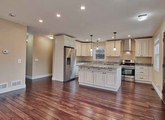 2nd image of 1027 31st Ave