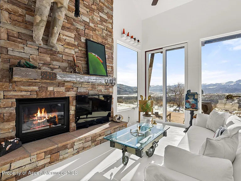 2103 Ten Peaks Mesa Rd — Photo 23