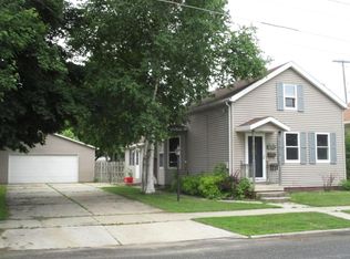 1308 S 8th St, Manitowoc, WI 54220