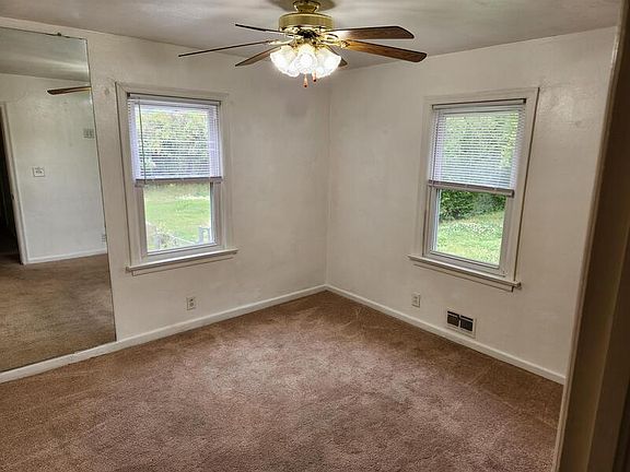 4th image of 212 N Fir Ave