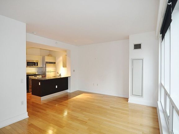 3rd image of 350 W 42nd St APT 8I