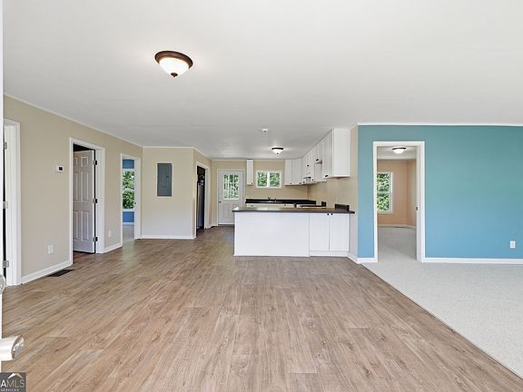 4th image of 2421 E Silver Shoals Rd