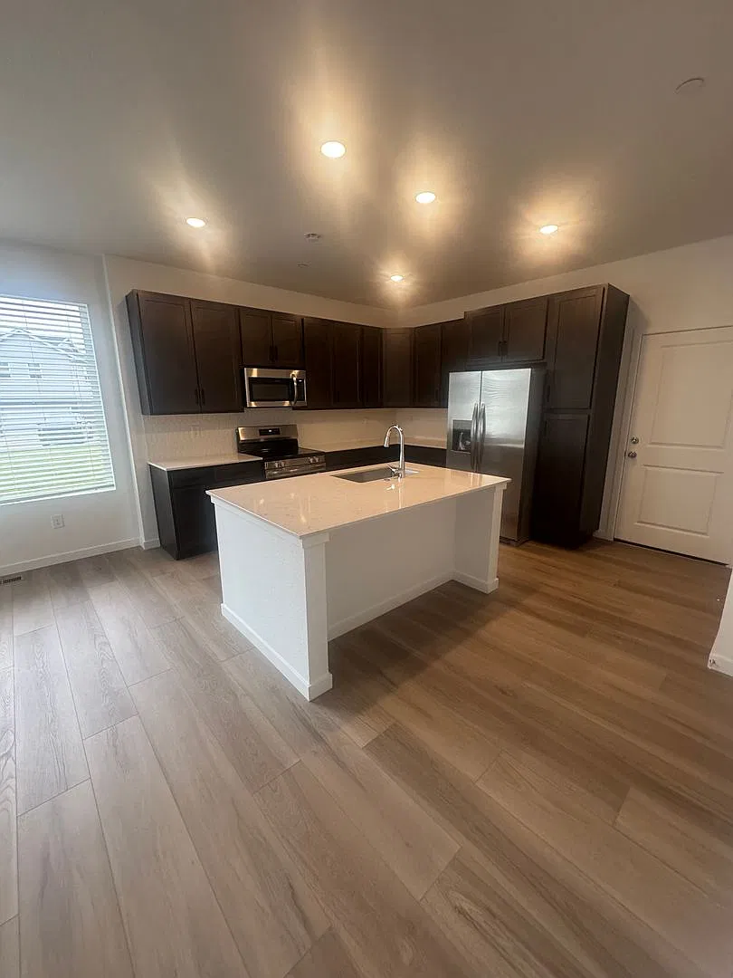 7649 S Cherokee Cir E — Photo 2