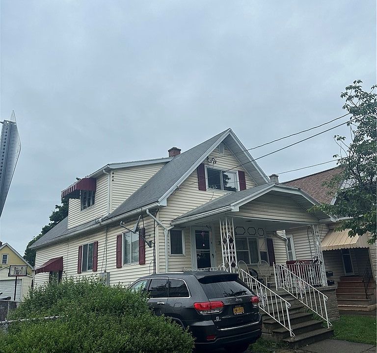 1st image of 350 Barnard St