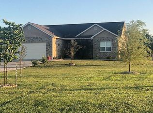 17660 Vfw Rd, Staunton, IL 62088