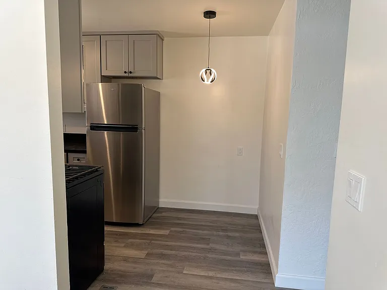 796 Moran St — Photo 3