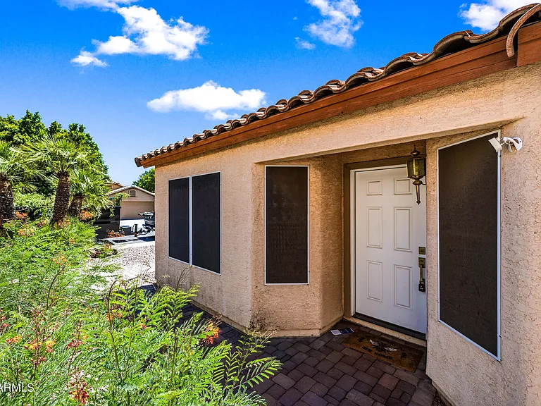 1142 W Sparrow Dr — Photo 3