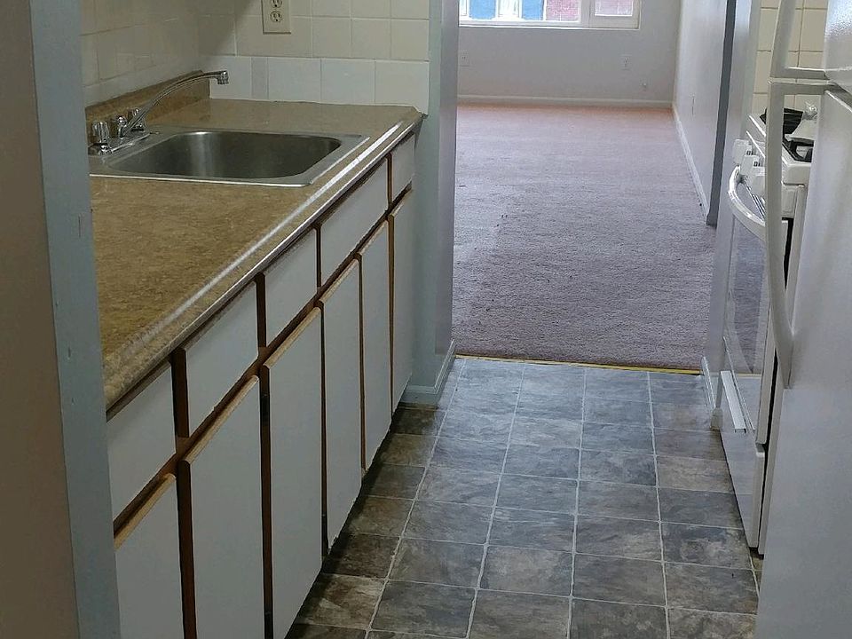 1st image of 291 Marion St #2