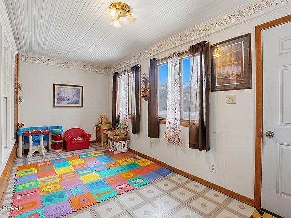 2nd image of 1118 Hill Ave