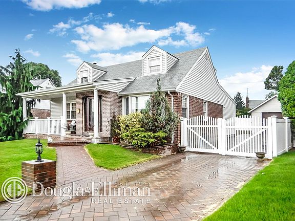 2nd image of 599 Jerome Ct