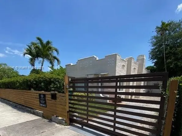 1074 NW 49th St, Miami, FL 33127