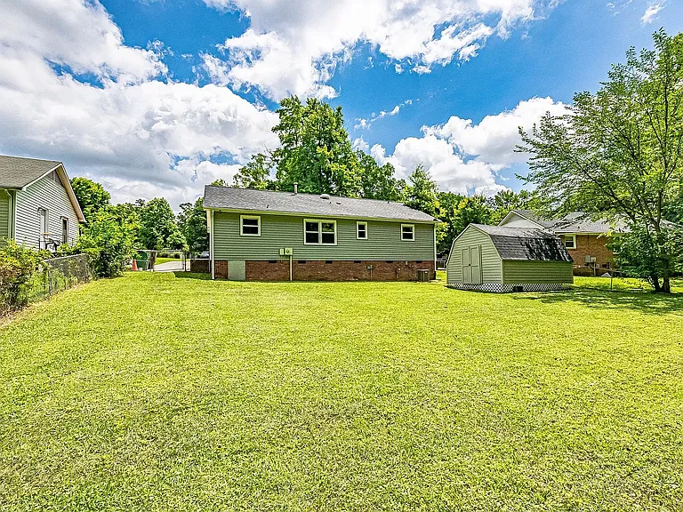 6814 Barrington Dr — Photo 20