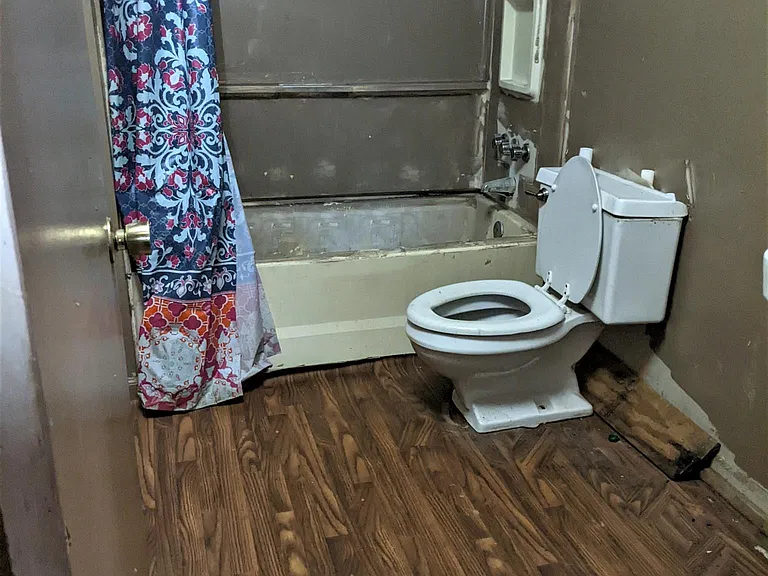 Bathroom with Bathtub and Water Closet