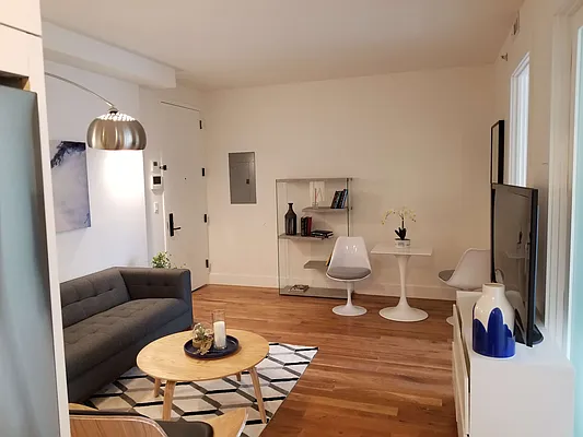 Rented by Nooklyn NYC LLC | media 56