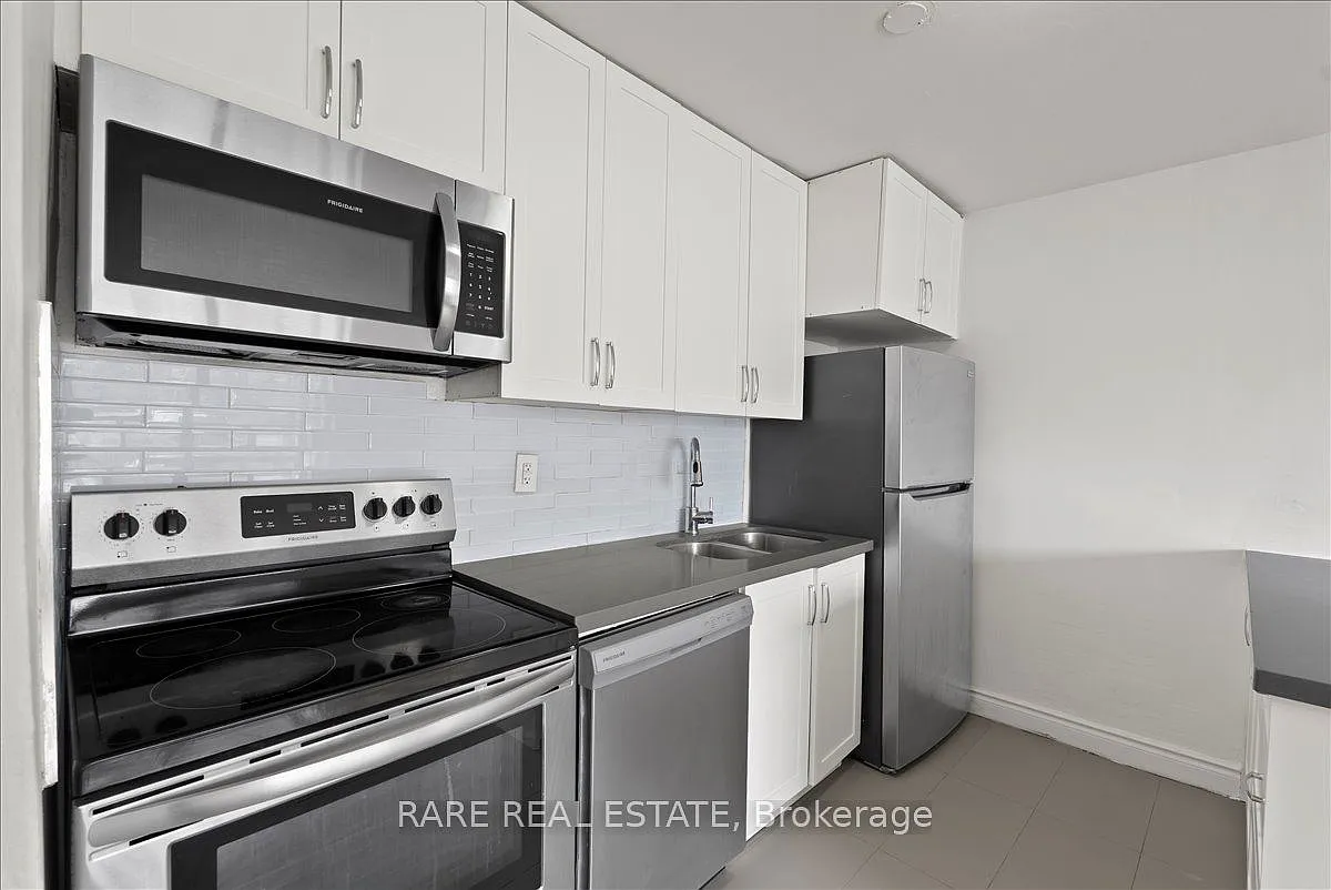 Building Photo - 3101 Eglinton Ave E #103