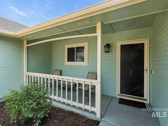 5th image of 850 Garrett St