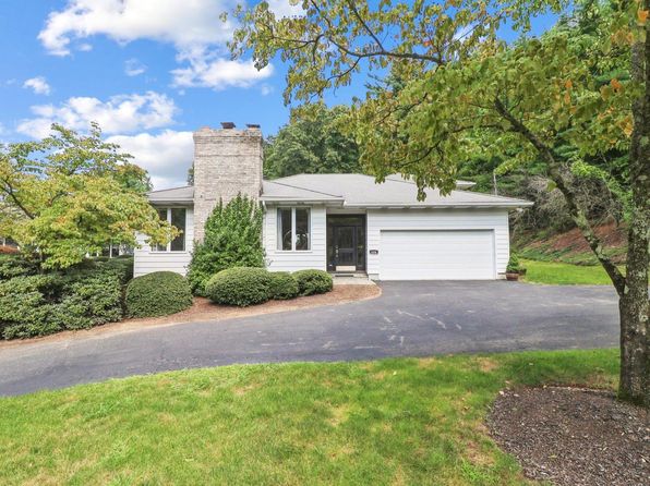 426 City Hill St, Naugatuck, CT 06770