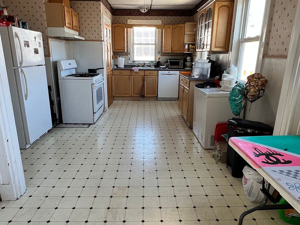 1st image of 95 Belmont St #2