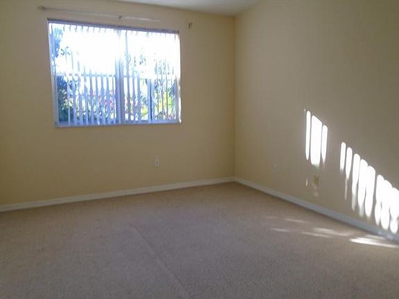 5th image of 5005 Leeward Ln #2905