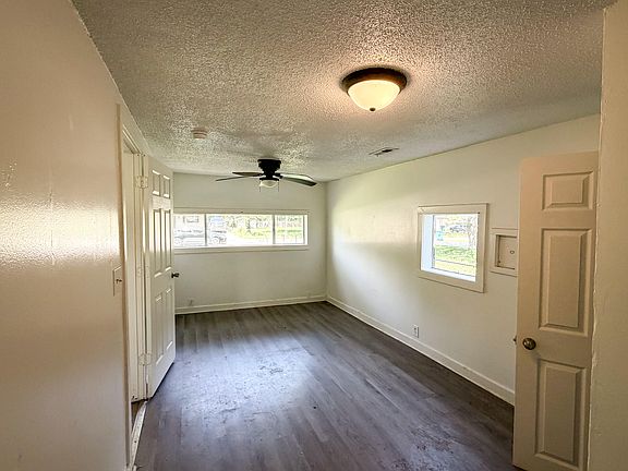 5th image of 2730 W Chestnut Street