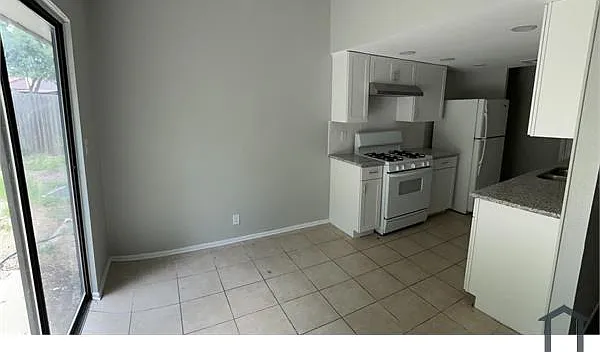 3 bed, 1353 sqft, $1,550 — Photo 2