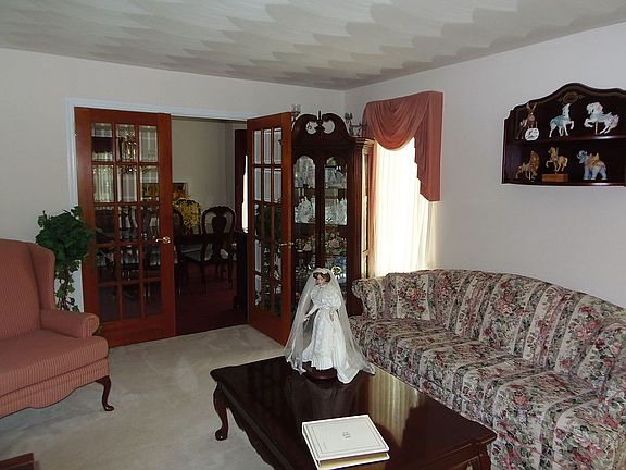 Sitting Room / Parlor