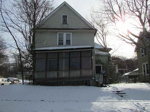 3rd image of 2432 8 1/2 Ave