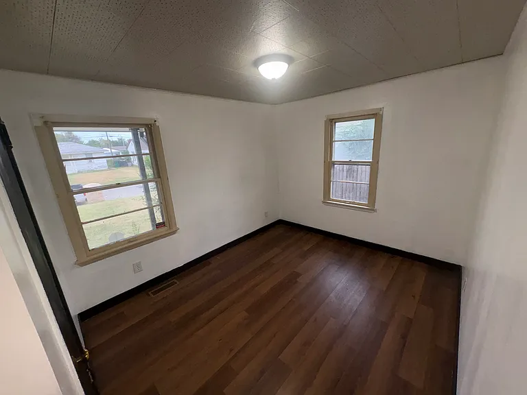 2520 SW 45th St — Photo 5