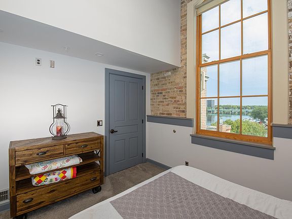 4th image of 200 Prairie St #Penthouse