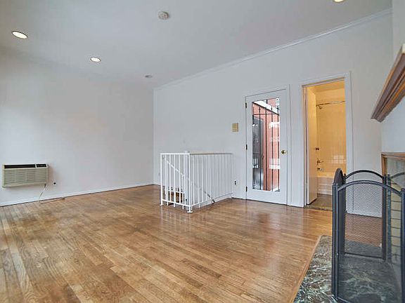 4th image of 304 E 92nd St #5RPH