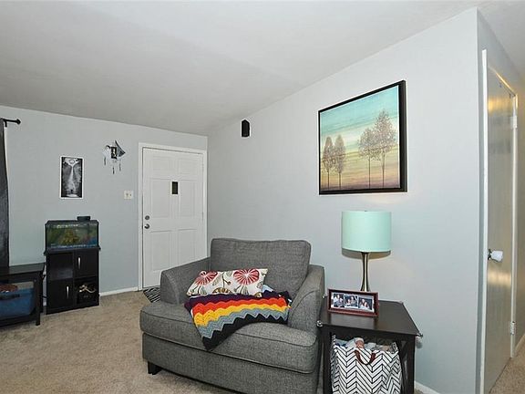 2nd image of 7749 Grandview Dr