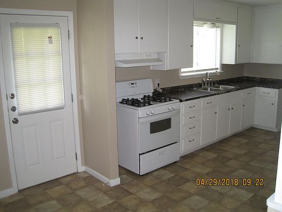 3rd image of 5909 Hugo Dr