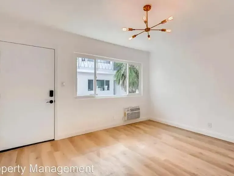 3824 Overland Ave #9 — Photo 4
