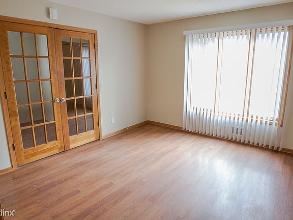 5th image of 3637 Lyndale Ave N