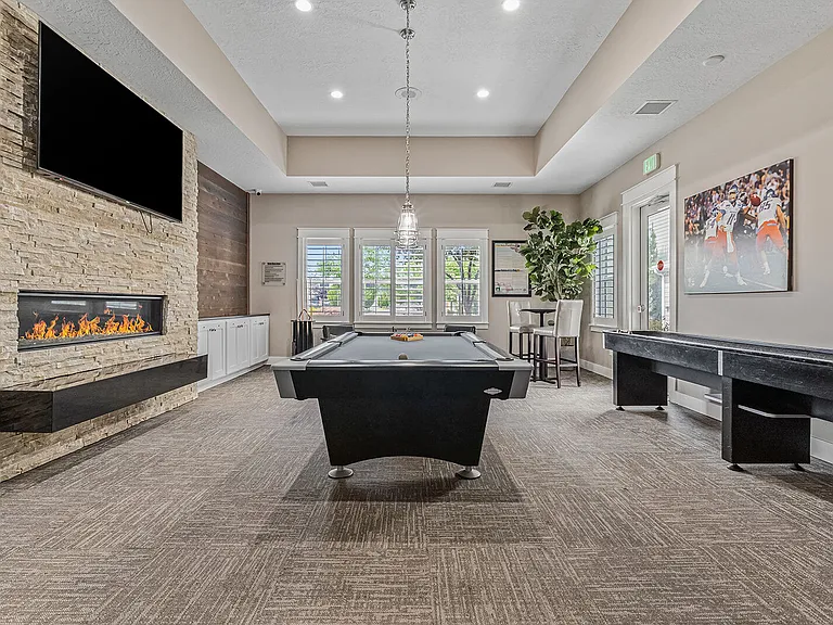 Kensington Apartments — Photo 21