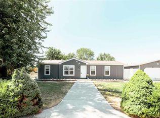 35804 N Flagstone Dr, Benton City, WA 99320