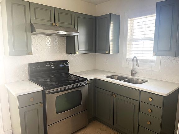 4th image of 1537 McKinley Ave NE #A-1