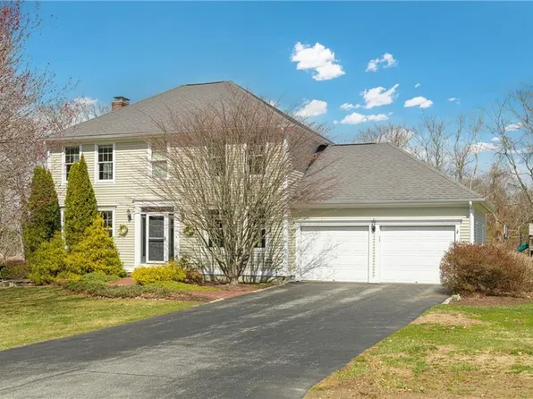 70 W Passage Dr, Portsmouth, RI 02871