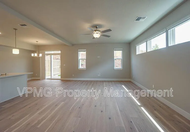 2347 E Otter Loop — Photo 5