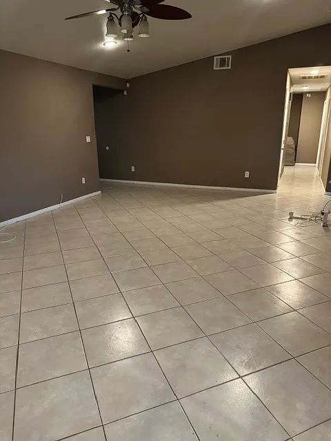 2 bed, 160 sqft, $770 — Photo 2